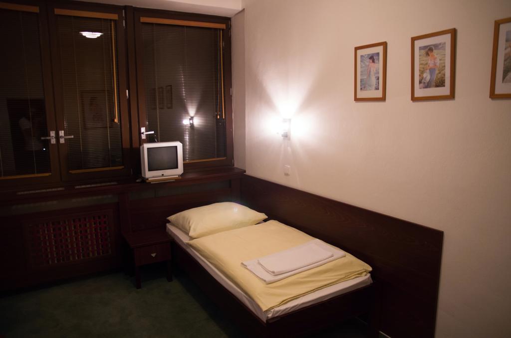 Hotel Bothe โปวาซกา บริสตริซา ภายนอก รูปภาพ