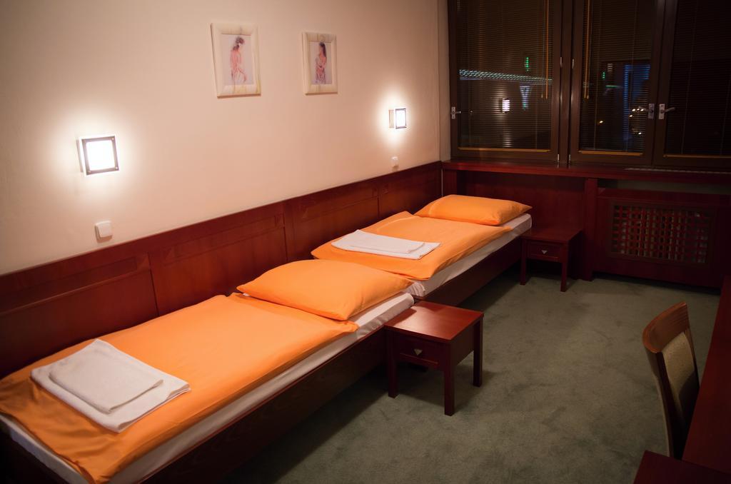 Hotel Bothe โปวาซกา บริสตริซา ภายนอก รูปภาพ