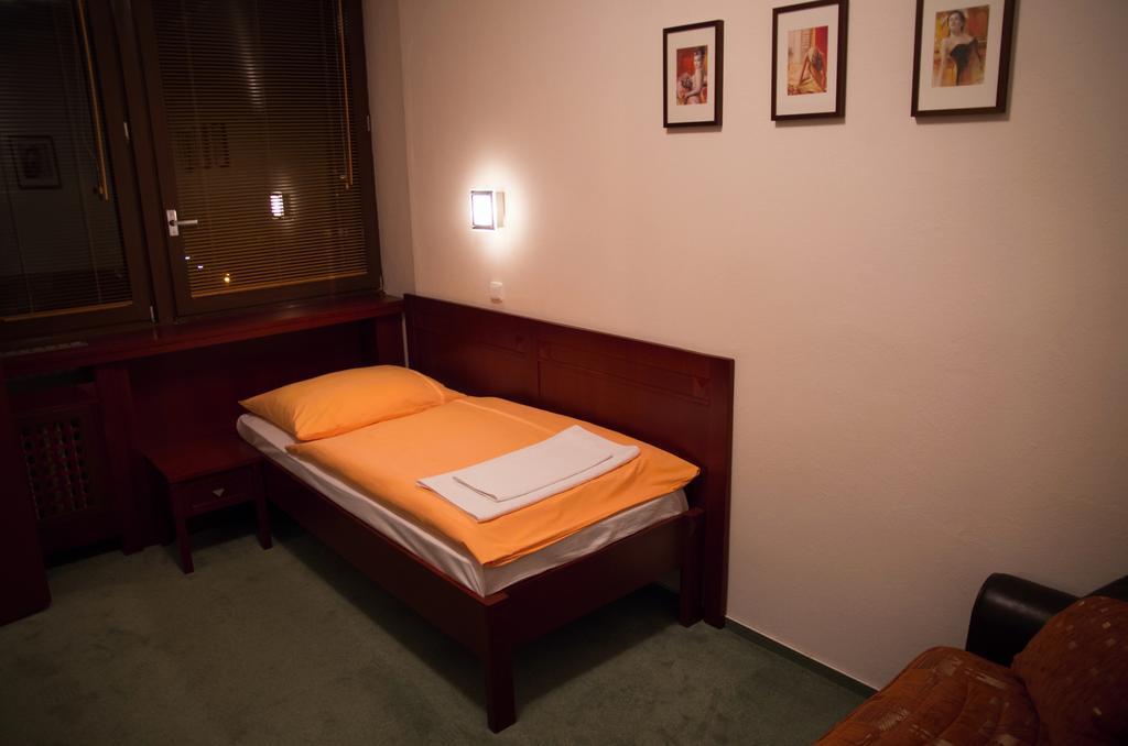 Hotel Bothe โปวาซกา บริสตริซา ภายนอก รูปภาพ