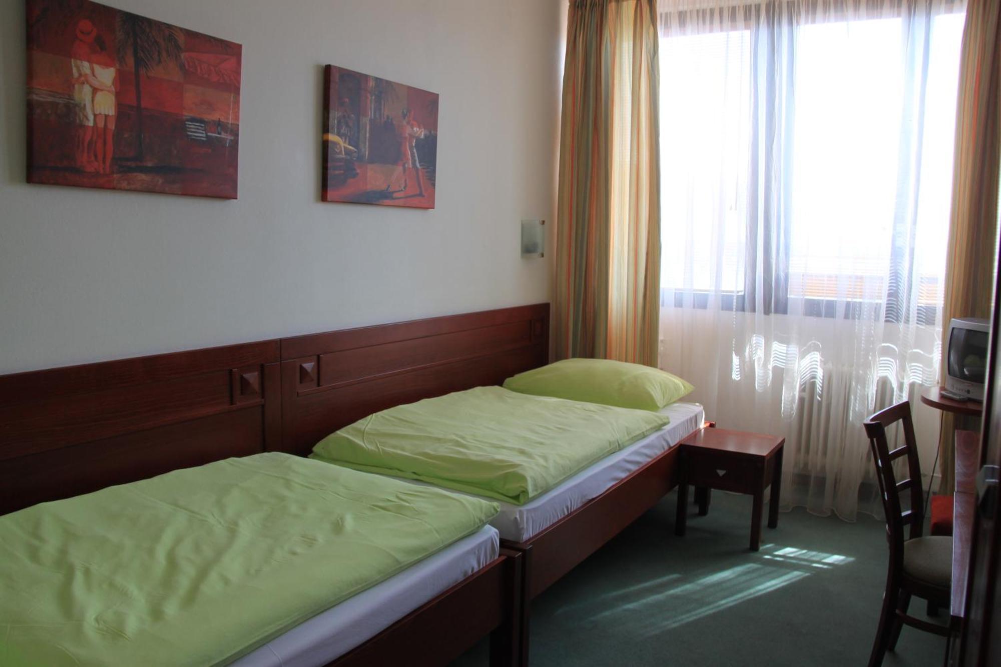 Hotel Bothe โปวาซกา บริสตริซา ภายนอก รูปภาพ